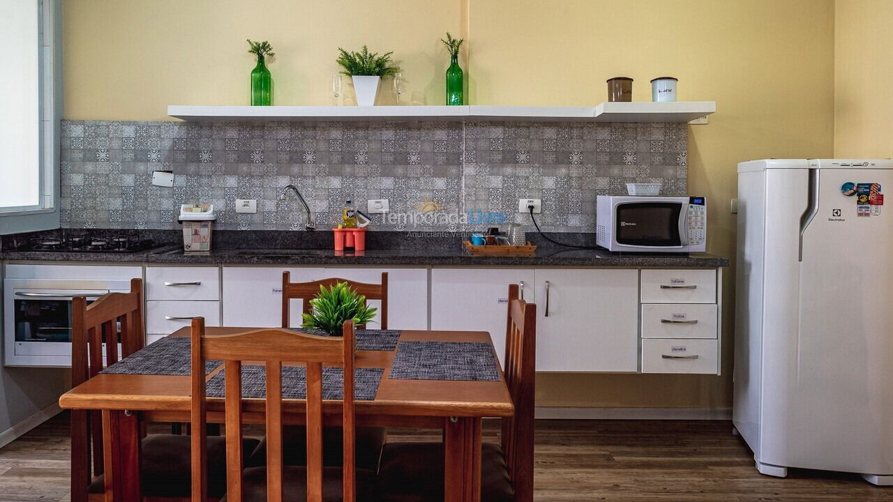 Apartment for vacation rental in Guarujá (Pitangueiras)