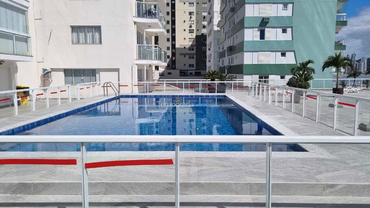 Apartamento para aluguel de temporada em Balneário Camboriú (Praia Central)