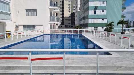 2 piscinas adulto infatil abertas entre  dezembro e março 