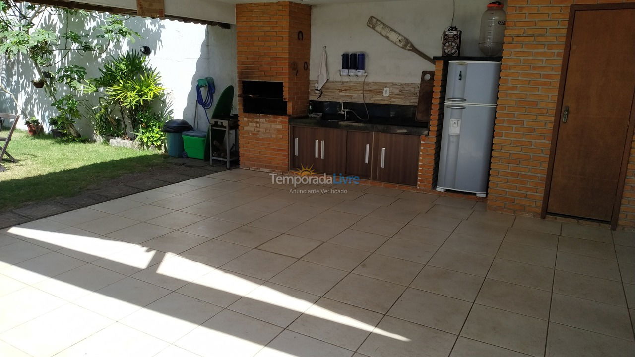 Casa para aluguel de temporada em Vila Velha (Interlagos)