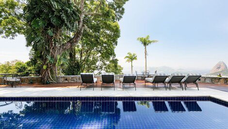 Rio019 - Mansion with stunning views in Santa Teresa