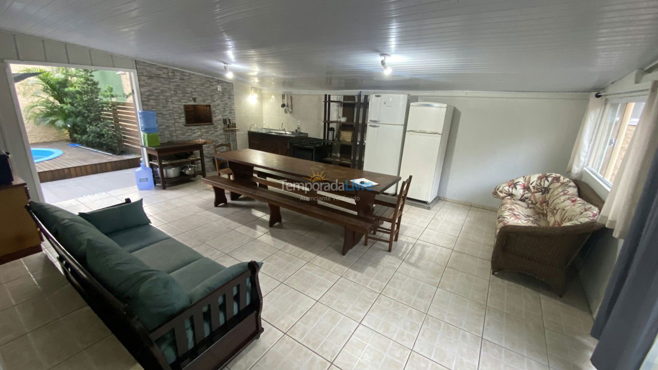 Casa para aluguel de temporada em Bombinhas (Mariscal)