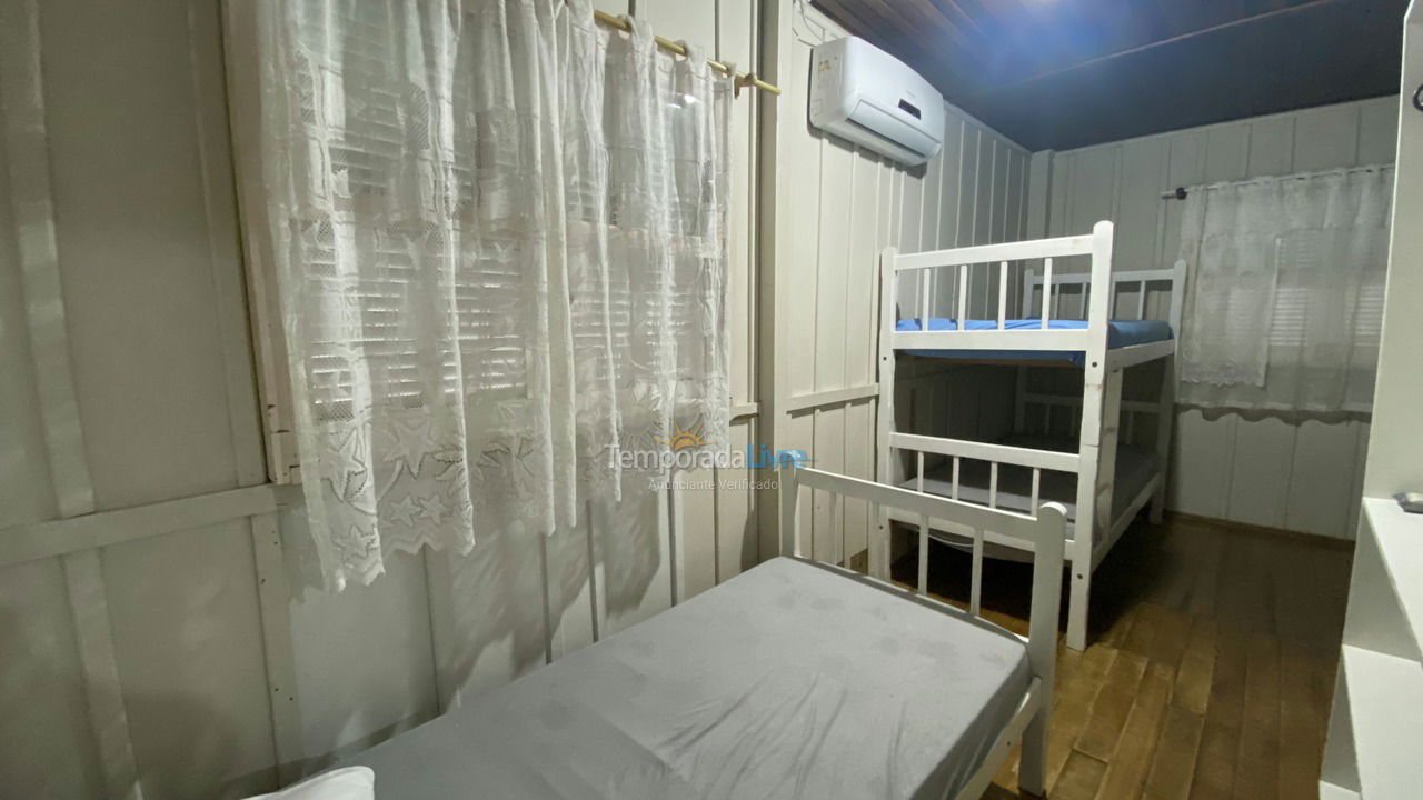 Casa para aluguel de temporada em Bombinhas (Mariscal)