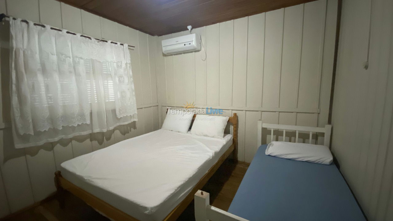 Casa para aluguel de temporada em Bombinhas (Mariscal)