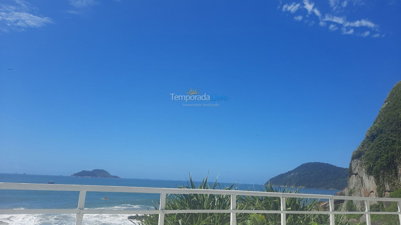 Apartment for vacation rental in Guarujá (Astúrias)