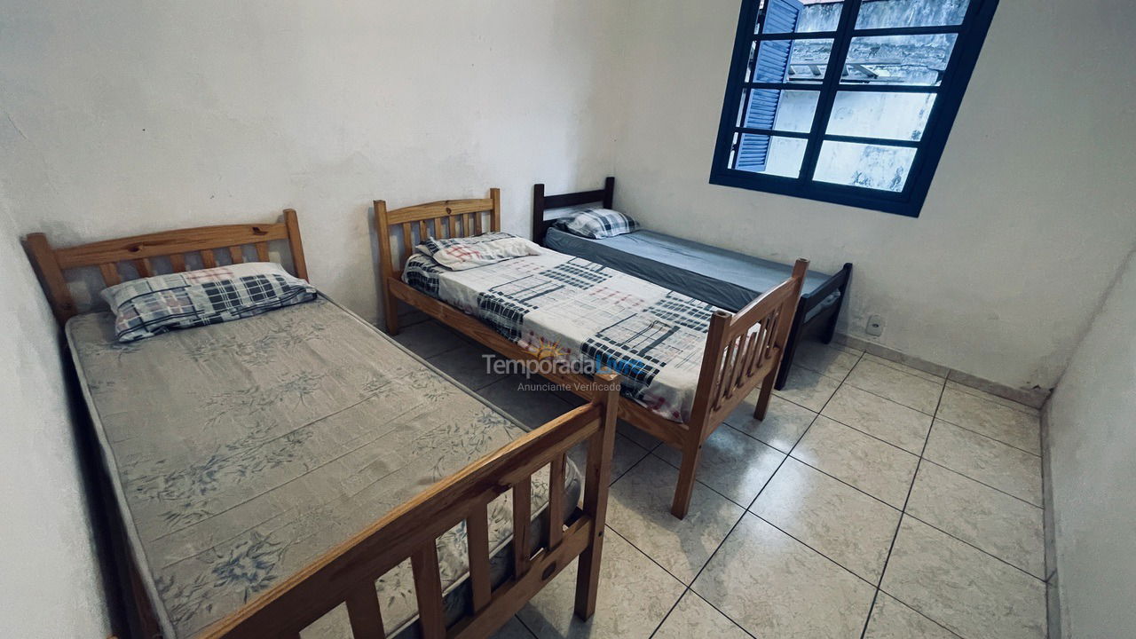 Casa para alquiler de vacaciones em Praia Grande (Vila Tupi)