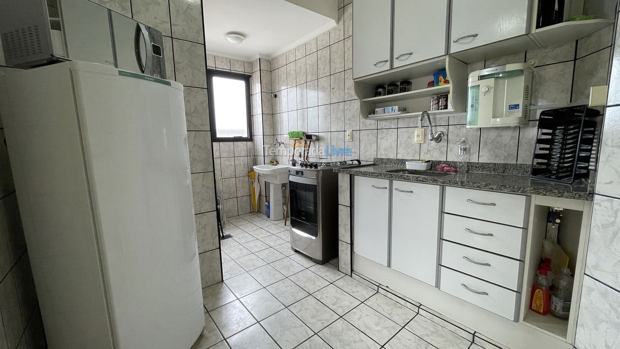 Apartamento para aluguel de temporada em Praia Grande (Praia do Caiçara)