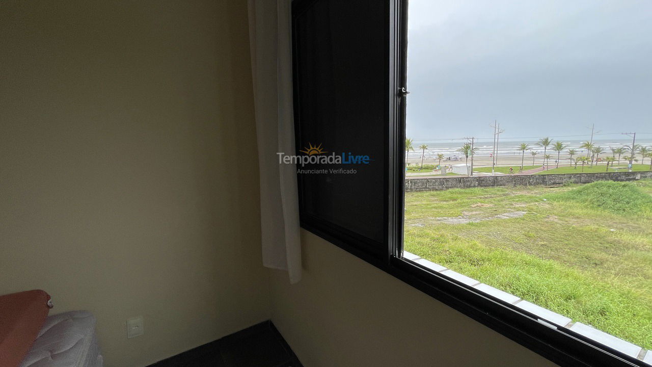 Apartamento para aluguel de temporada em Praia Grande (Praia do Caiçara)