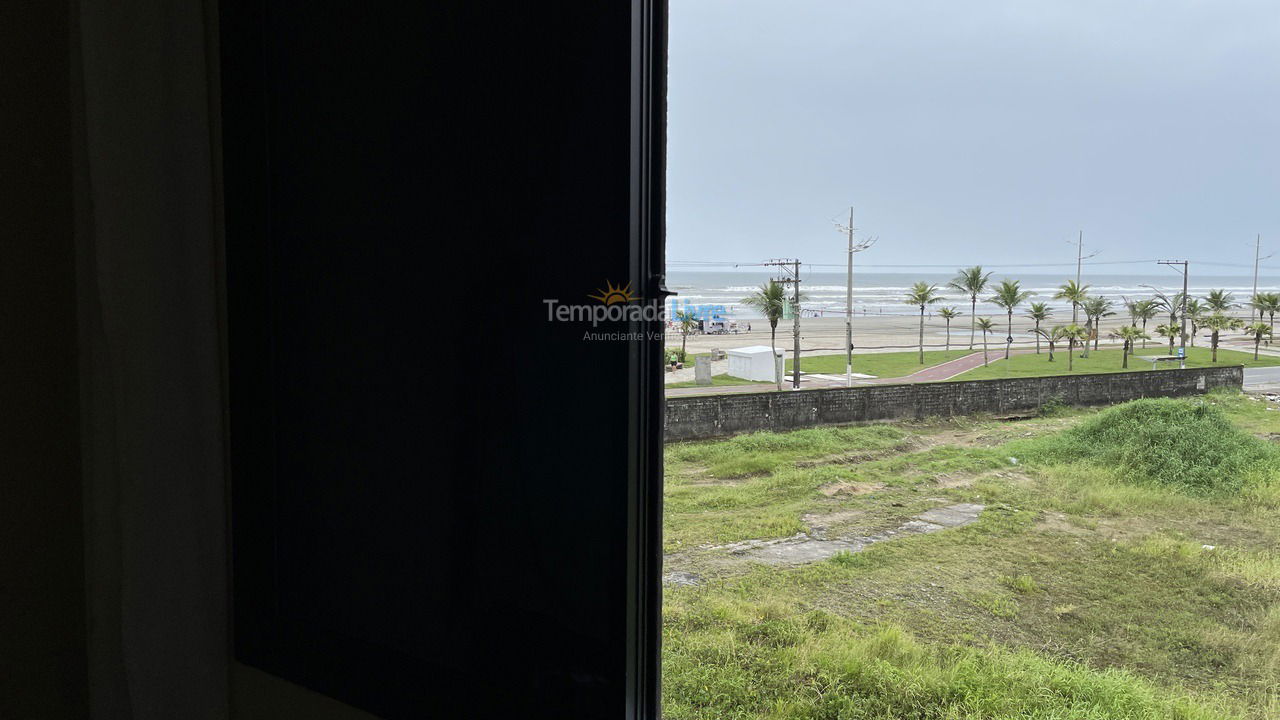 Apartamento para aluguel de temporada em Praia Grande (Praia do Caiçara)