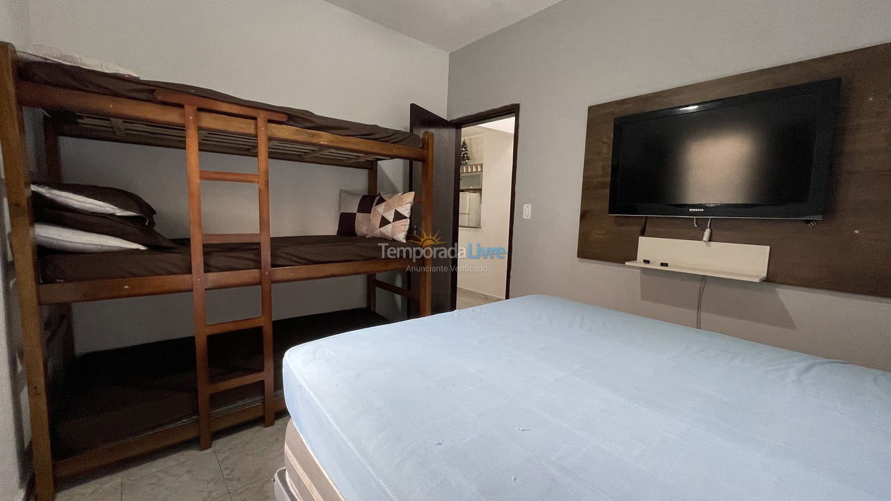 Casa para aluguel de temporada em Praia Grande (Aviação)