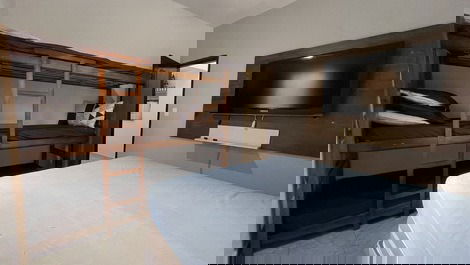 Casa de Cond. C/ 1 Dorm. A 300 m do Mar