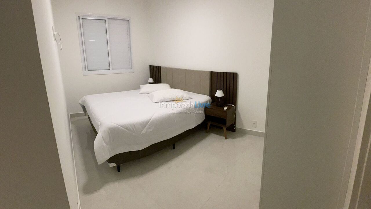 Apartamento para aluguel de temporada em Guarujá (Enseada)
