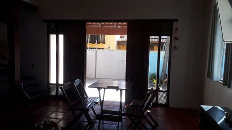 Casa com piscina e independente em Cabo Frio