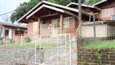 Casa para alugar em Gramado - Floresta