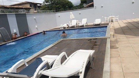 Alquiler vacacional dúplex de lujo en condominio Porto Seguro con piscina
