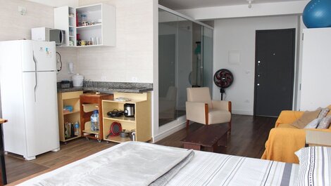 Studio 37 m2, prático ao lado do metrô São Bento.