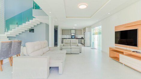 Excellent House 8 Suites - 200m from the Beach