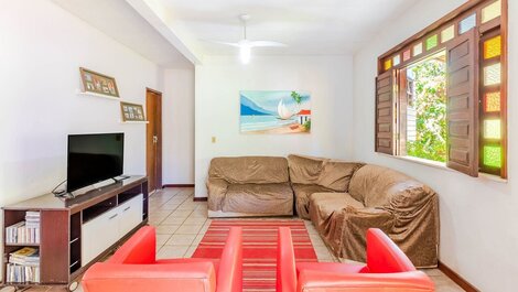 Great 4 Bedroom House - 700m from Guarajuba Beach