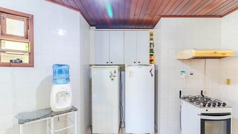 Great 4 Bedroom House - 700m from Guarajuba Beach