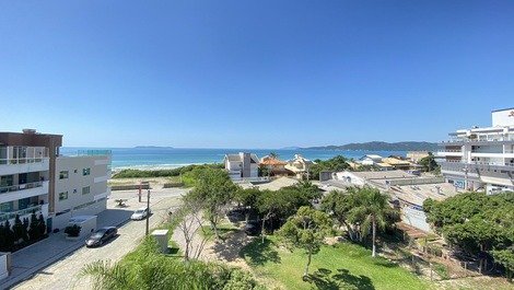 Excellent penthouse overlooking the sea, 180m from Mariscal beach!
