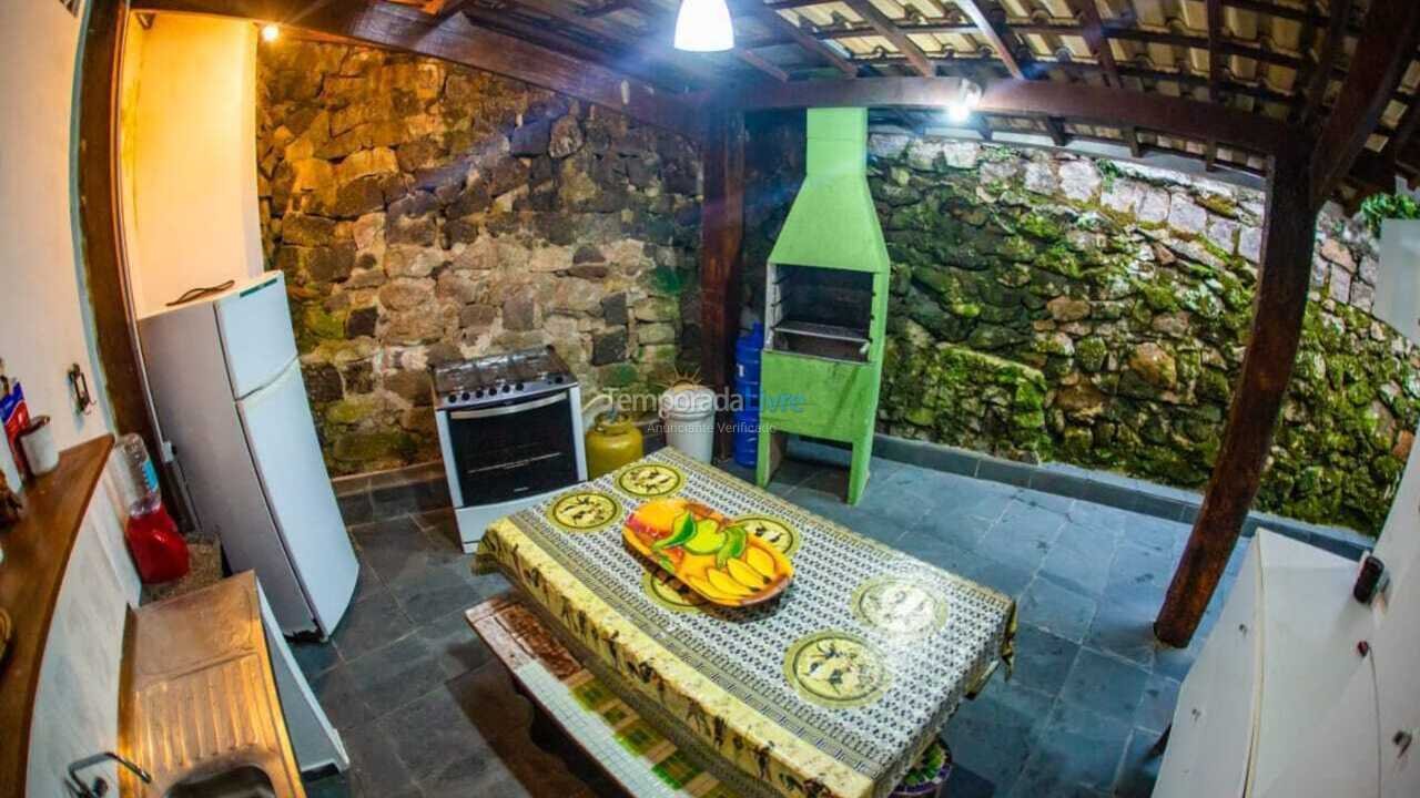 Casa para aluguel de temporada em Ubatuba (Picinguaba)