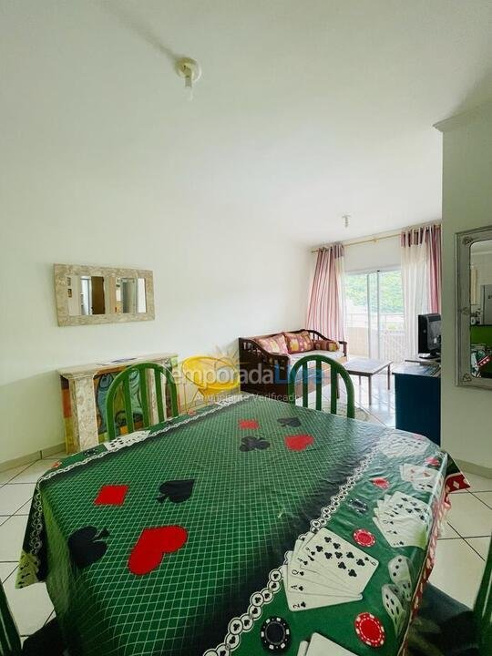 Apartment for vacation rental in Mongaguá (Centro)