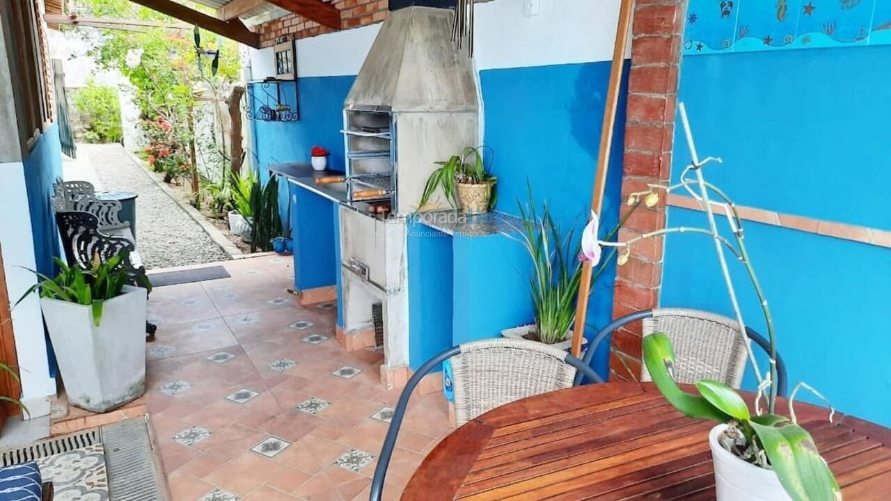 Casa para alquiler de vacaciones em Caraguatatuba (Praia de Massaguaçu)