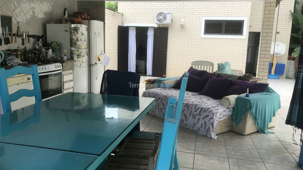 Casa para aluguel de temporada em Bertioga (Condominio Morada da Praia)