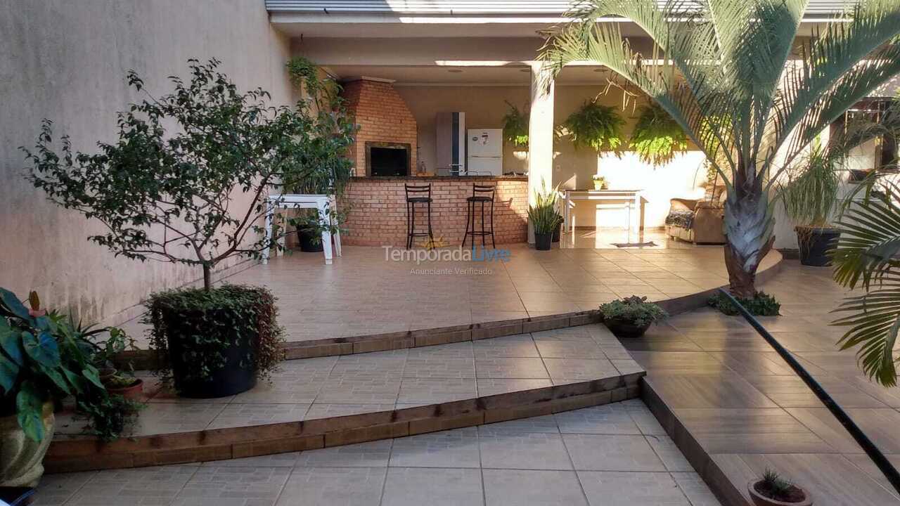 Casa para aluguel de temporada em Foz do Iguaçu (Jardim Panorama)