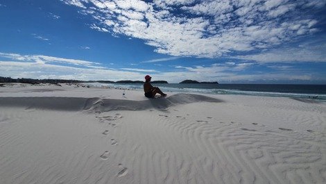 Apto praia do Forte Cabo Frio RJ frente mar.