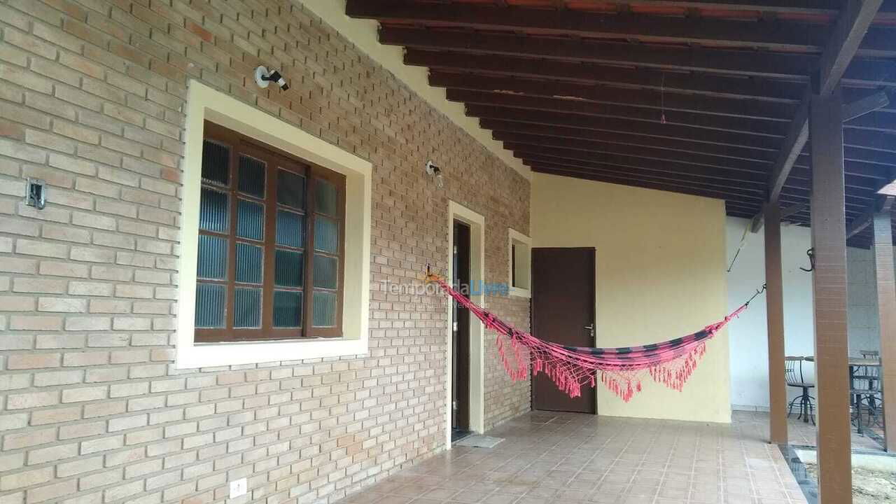 Casa para aluguel de temporada em Ubatuba (Jardim Carolina)