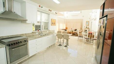 House with 06 bedrooms (05 suites), pool,SUMMER RATES ONLY BY CONSULTATION!