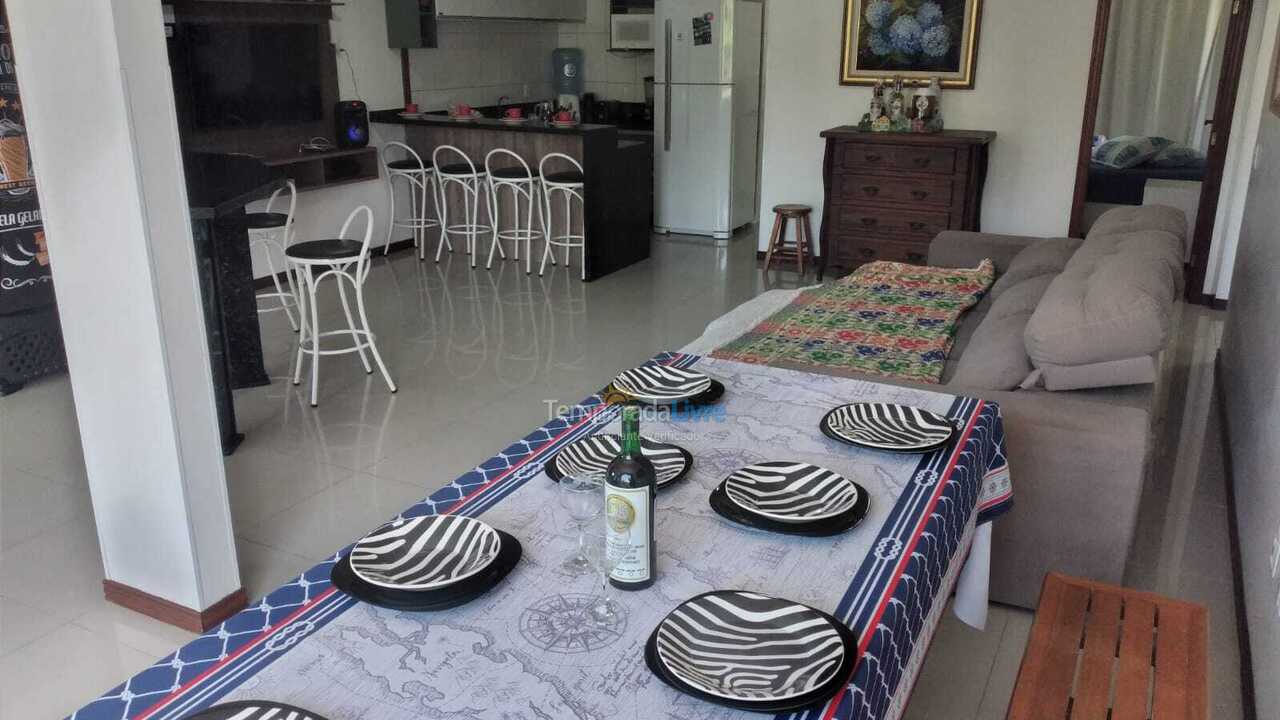 Apartment for vacation rental in Bombinhas (Praia de Bombinhas)