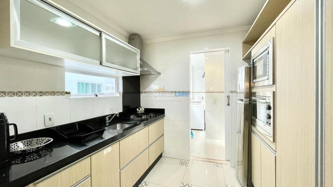 Apartamento para aluguel de temporada em Itapema (Meia Praia)