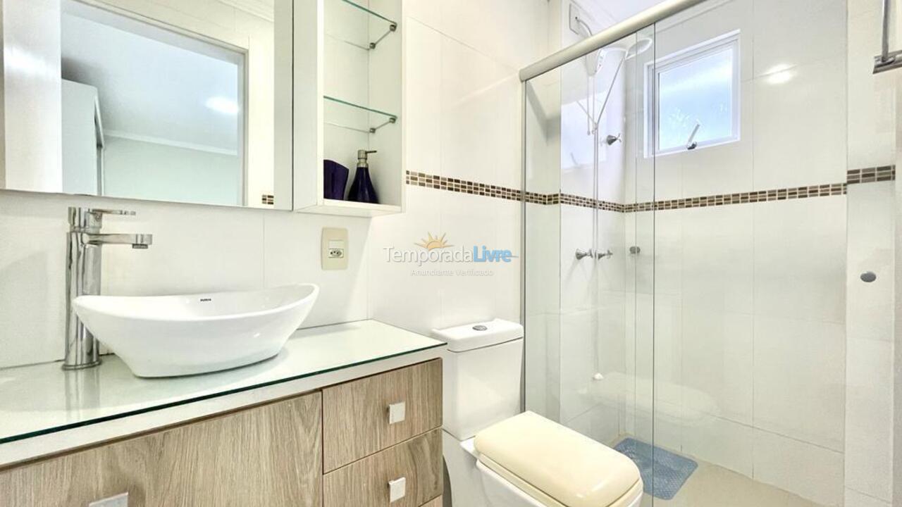 Apartamento para aluguel de temporada em Itapema (Meia Praia)