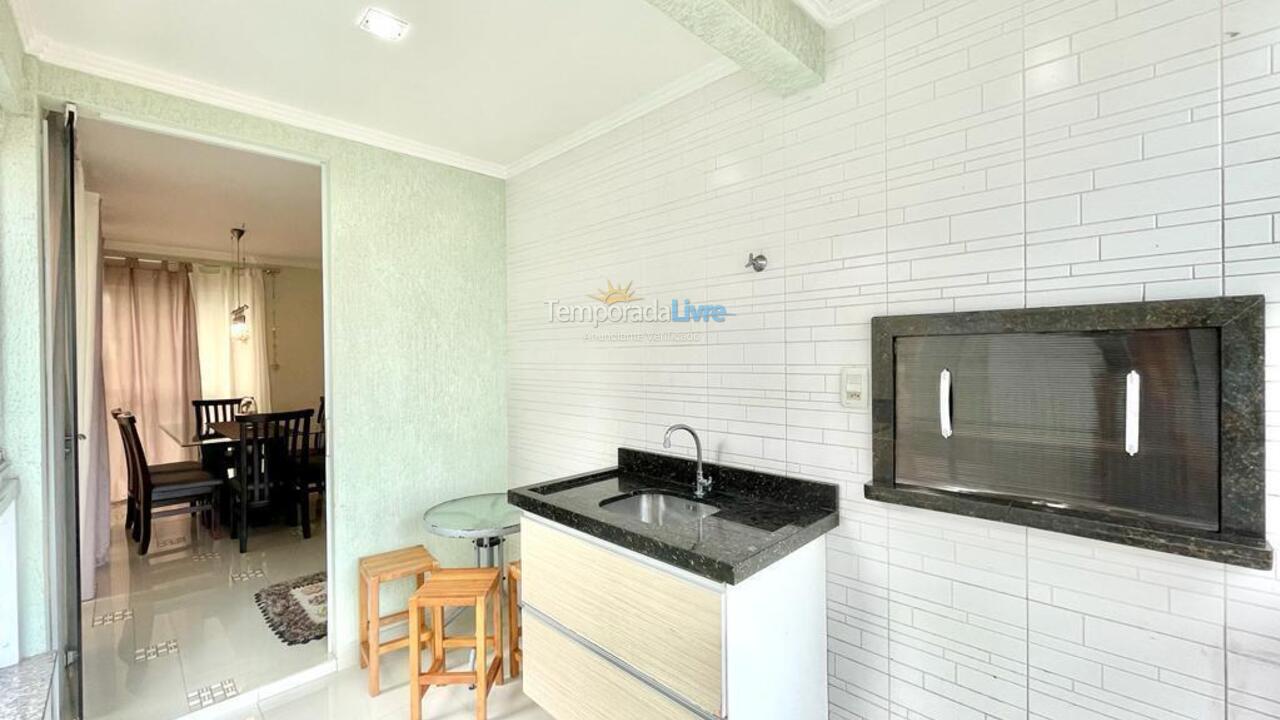 Apartamento para aluguel de temporada em Itapema (Meia Praia)