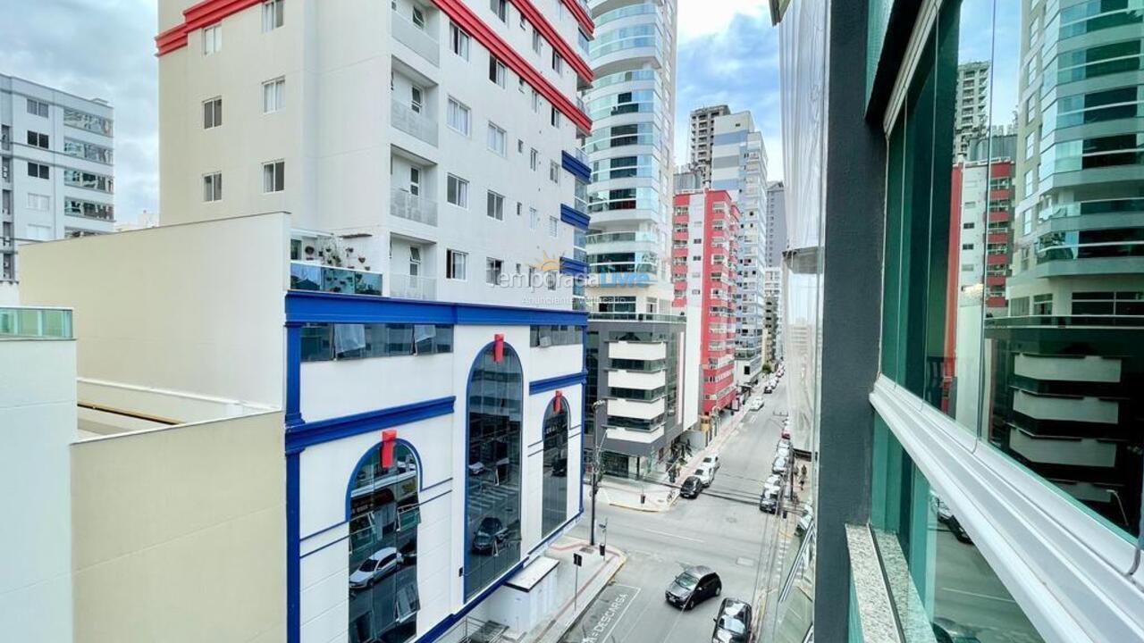 Apartamento para aluguel de temporada em Itapema (Meia Praia)