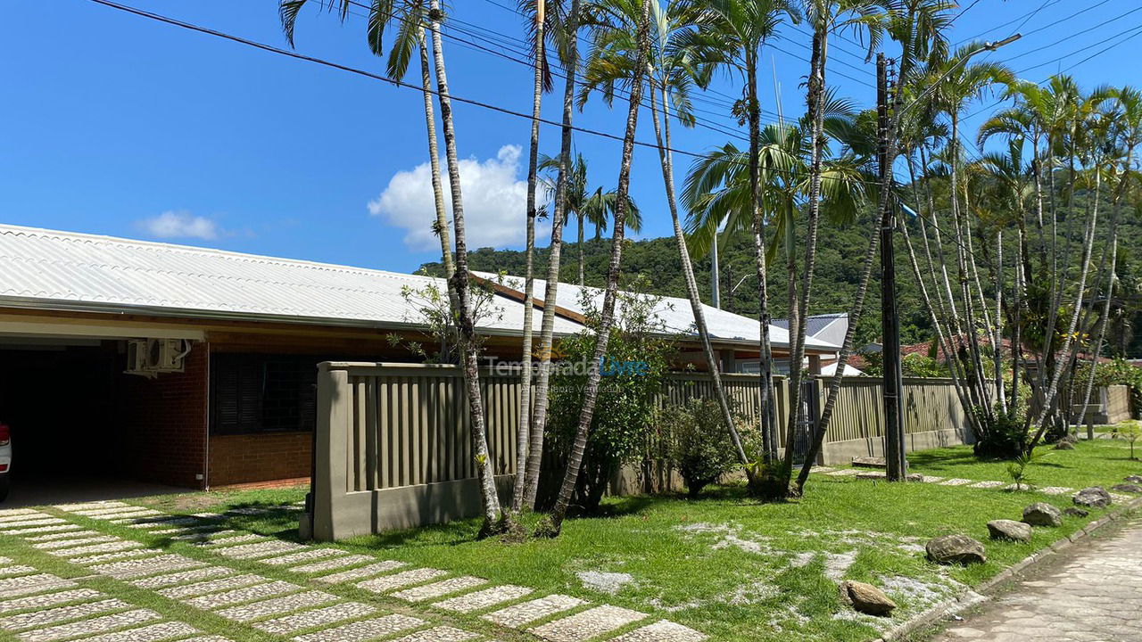 Casa para alquiler de vacaciones em Matinhos (Caiobá)