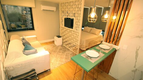 Flat moderno nos Jardins, cozinha e Netflix (6o)