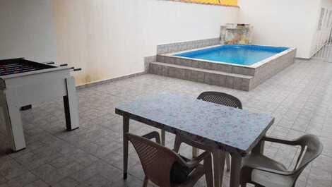 Alugo casa com piscina em Mongaguá para temporada