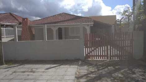 House for rent in Pontal do Paraná - Shangrilá