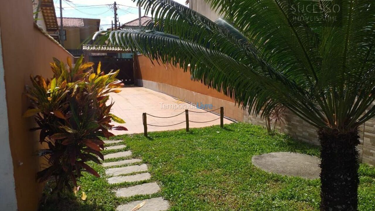 Casa para aluguel de temporada em Cabo Frio (Unamar)