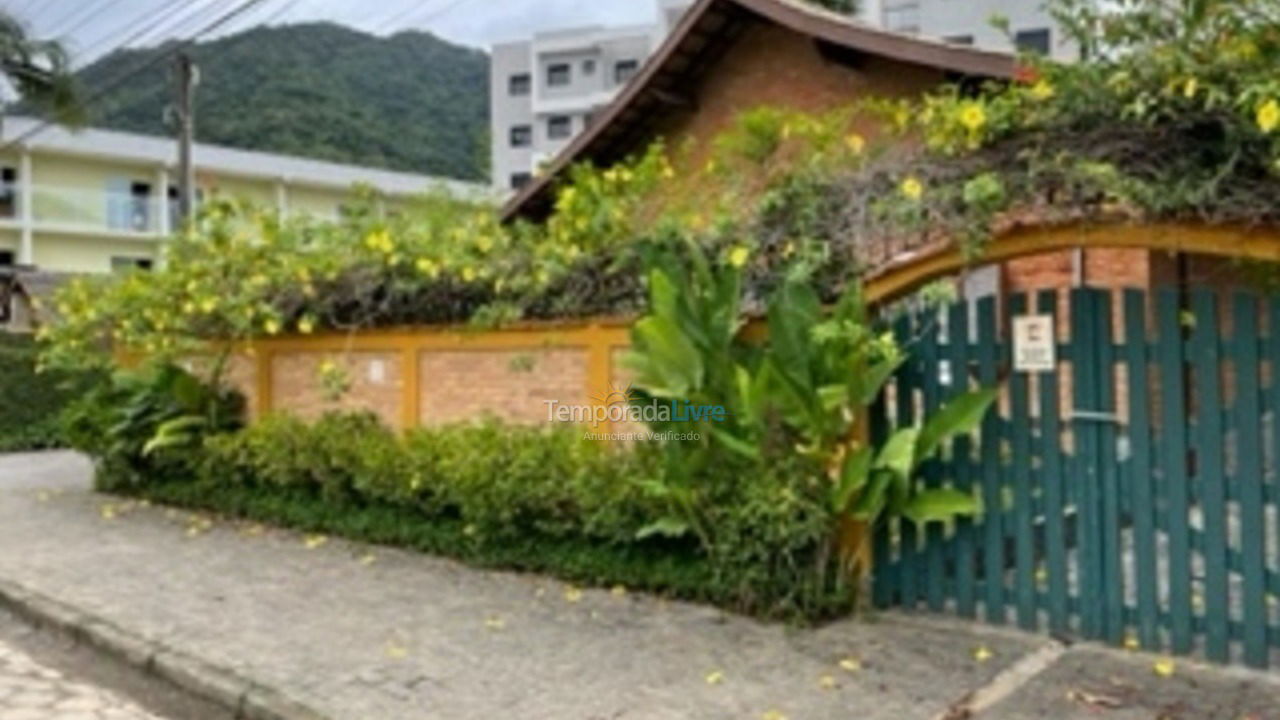 Casa para aluguel de temporada em Ubatuba (Enseada)