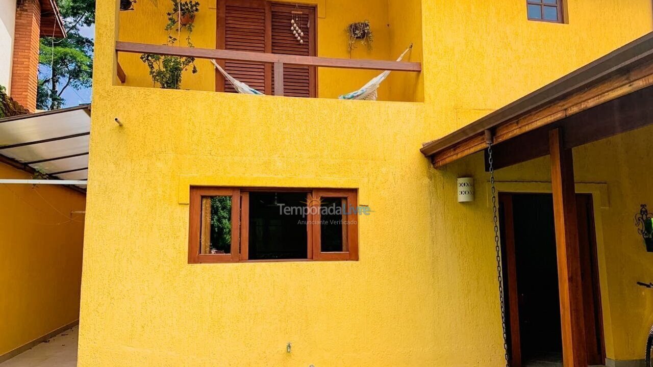 Casa para aluguel de temporada em São Paulo (Granja Viana)