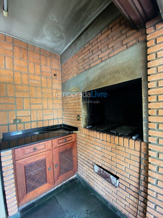Casa para aluguel de temporada em Carapicuíba (Fazendinha)
