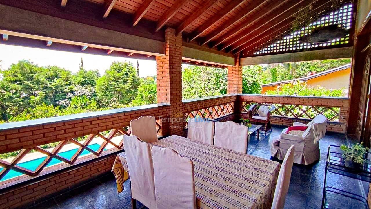 Casa para aluguel de temporada em Carapicuíba (Fazendinha)