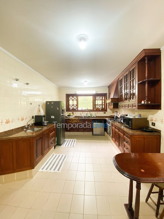 Casa para alquiler de vacaciones em Carapicuíba (Fazendinha)