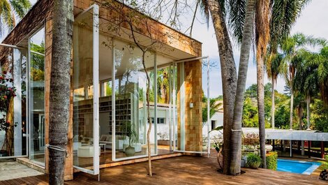 Sensational Party Space