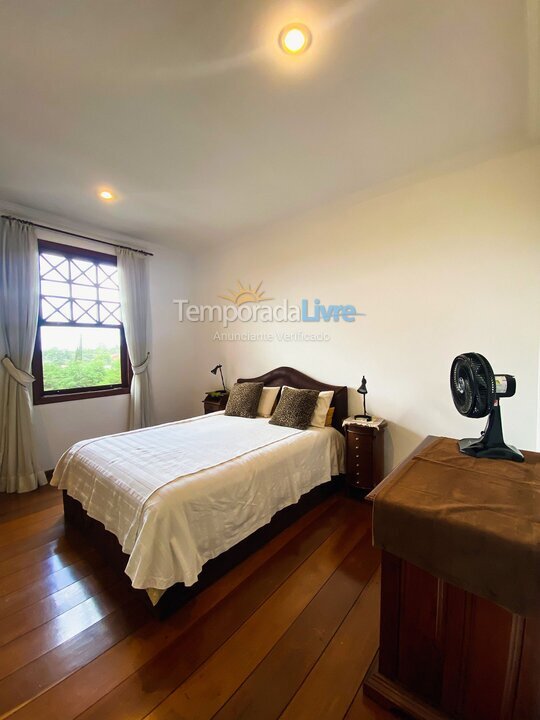 Casa para aluguel de temporada em Carapicuíba (Fazendinha)