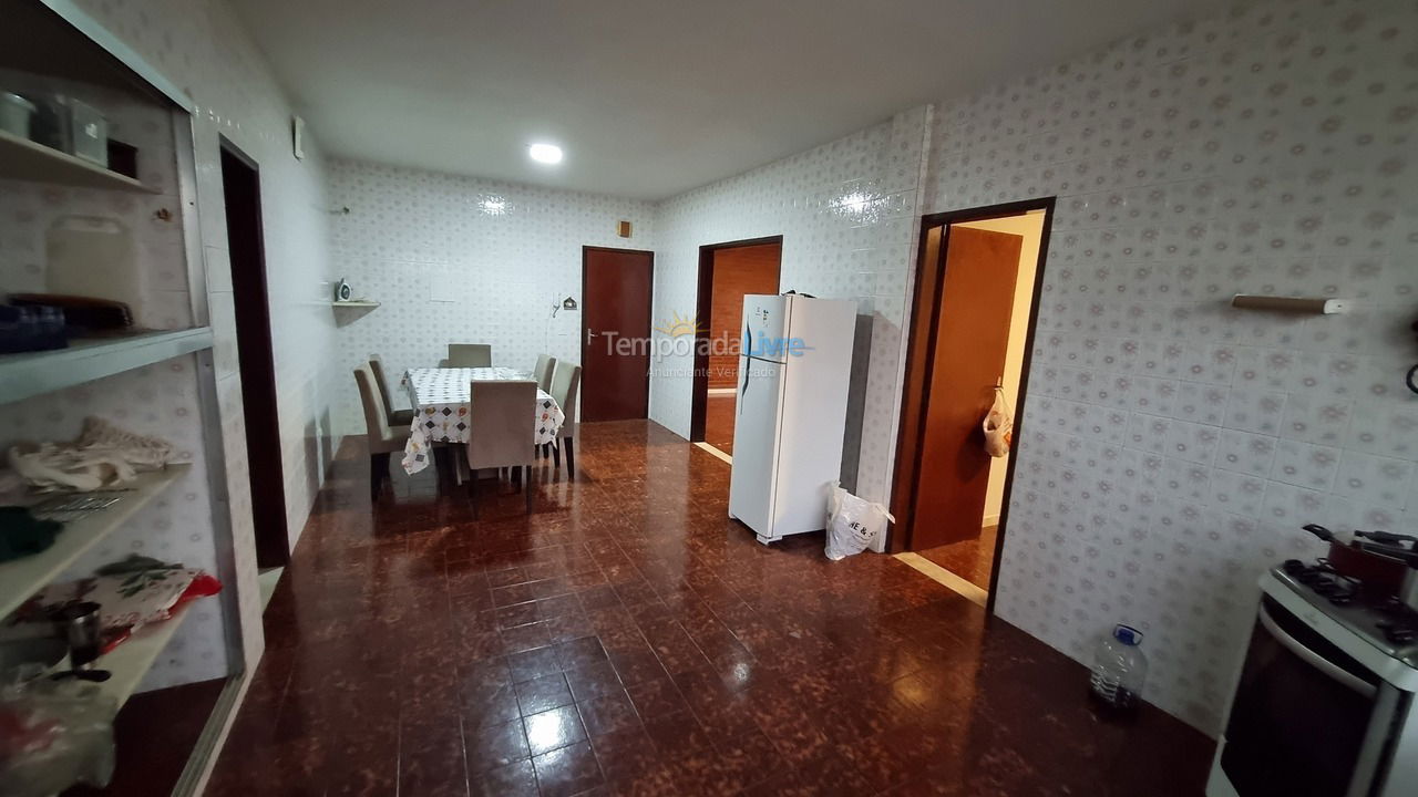 House for vacation rental in Guarapari (Praia do Morro)